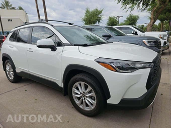 2022 Toyota Corolla Cross LE - miniatura 4