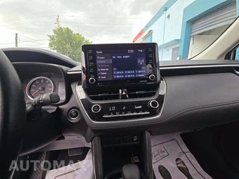 2022 Toyota Corolla Cross LE - miniatura 7
