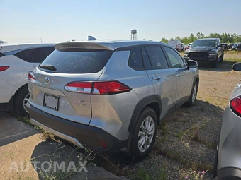 2022 Toyota Corolla Cross LE - miniatura 3