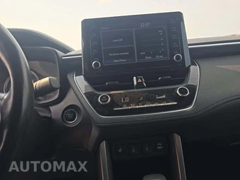 2022 Toyota Corolla Cross LE - miniatura 10