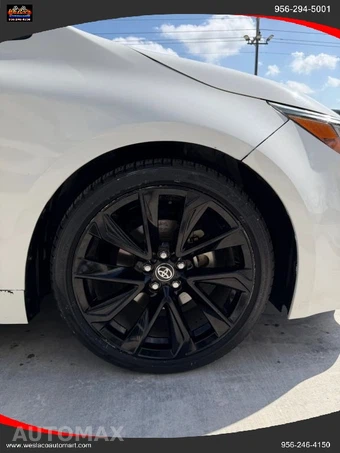 2022 Toyota Corolla Hatchback SE Nightshade Edition - miniatura 20