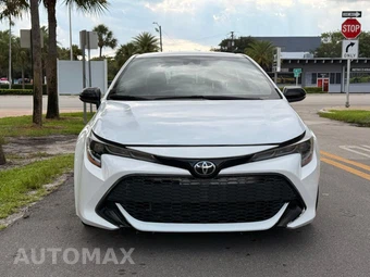2022 Toyota Corolla Hatchback SE Nightshade Edition - miniatura 2