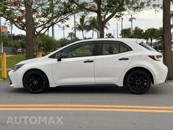 2022 Toyota Corolla Hatchback SE Nightshade Edition - miniatura 7