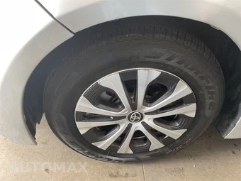 2022 Toyota Corolla Hybrid LE Sedan - miniatura 9