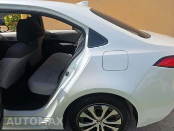 2022 Toyota Corolla Hybrid LE Sedan - miniatura 7
