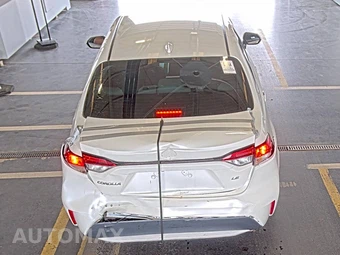 2022 Toyota Corolla LE Sedan - miniatura 5