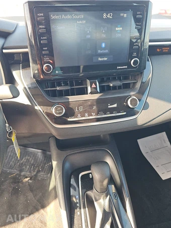 2022 Toyota Corolla LE Sedan - miniatura 11