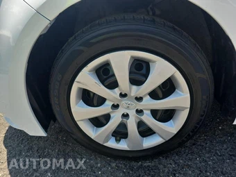2022 Toyota Corolla LE Sedan – miniatura 8