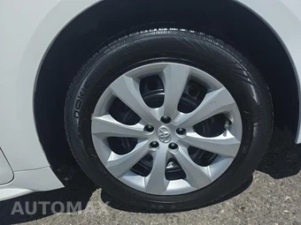 2022 Toyota Corolla LE Sedan – miniatura 9