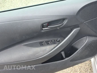 2022 Toyota Corolla LE Sedan – miniatura 9