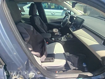 2022 Toyota Corolla LE Sedan - miniatura 8