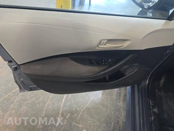 2022 Toyota Corolla LE Sedan – miniatura 9