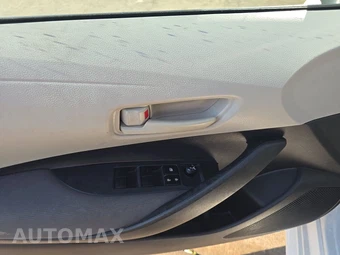 2022 Toyota Corolla LE Sedan - miniatura 9