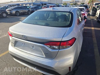 2022 Toyota Corolla LE Sedan – miniatura 5