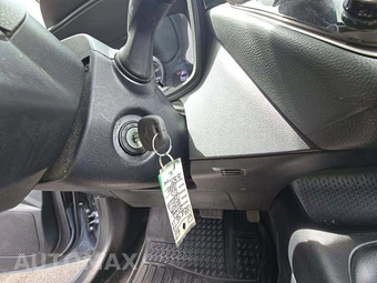2022 Toyota Corolla LE Sedan – miniatura 8