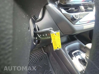 2022 Toyota Corolla LE Sedan - miniatura 5