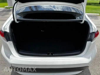 2022 Toyota Corolla LE Sedan - miniatura 17