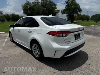 2022 Toyota Corolla LE Sedan - miniatura 4