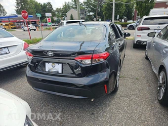 2022 Toyota Corolla LE Sedan - miniatura 3