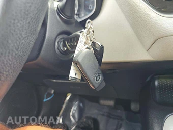 2022 Toyota Corolla LE Sedan - miniatura 8