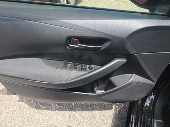 2022 Toyota Corolla LE Sedan – miniatura 9