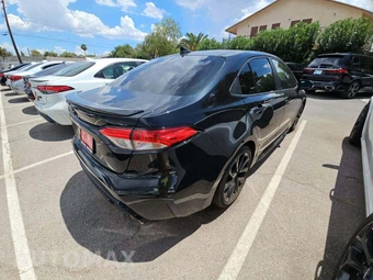 2022 Toyota Corolla SE Nightshade Edition Sedan - miniatura 3