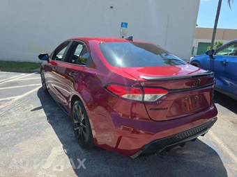 2022 Toyota Corolla SE Nightshade Edition Sedan - miniatura 2