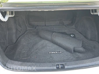 2022 Toyota Corolla XLE Sedan - miniatura 16