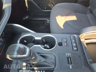 2022 Toyota Highlander Hybrid LE - miniatura 8