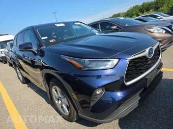 2022 Toyota Highlander Hybrid LE - miniatura 3