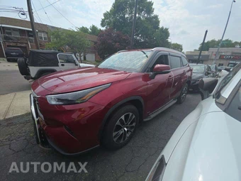 2022 Toyota Highlander Hybrid XLE