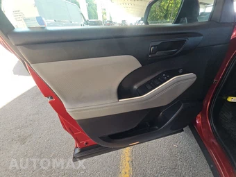 2022 Toyota Highlander LE – miniatura 9