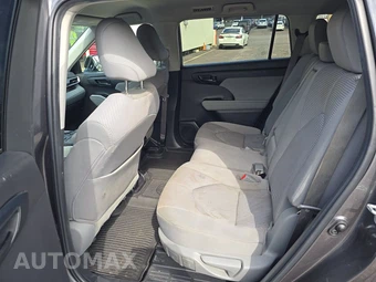 2022 Toyota Highlander LE - miniatura 13