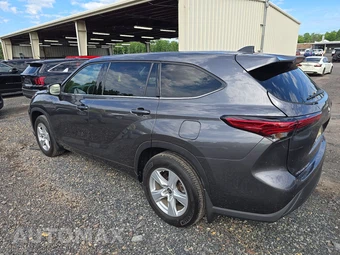 2022 Toyota Highlander LE - miniatura 6