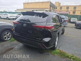 2022 Toyota Highlander LE - miniatura 3