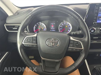 2022 Toyota Highlander LE - miniatura 10