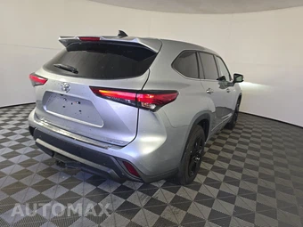 2022 Toyota Highlander LE - miniatura 4