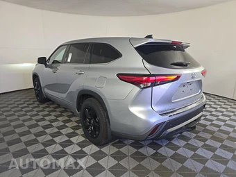 2022 Toyota Highlander LE - miniatura 6