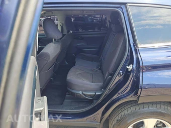 2022 Toyota Highlander LE - miniatura 10