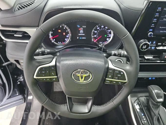 2022 Toyota Highlander LE - miniatura 10