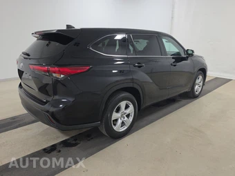 2022 Toyota Highlander LE - miniatura 4