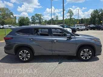 2022 Toyota Highlander XLE - miniatura 4