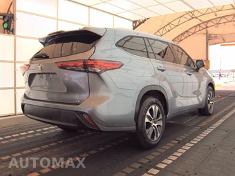 2022 Toyota Highlander XLE - miniatura 4