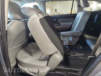 2022 Toyota Highlander XLE - miniatura 13