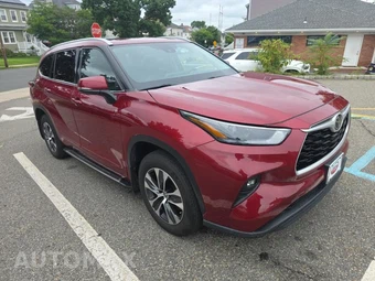 2022 Toyota Highlander XLE - miniatura 3