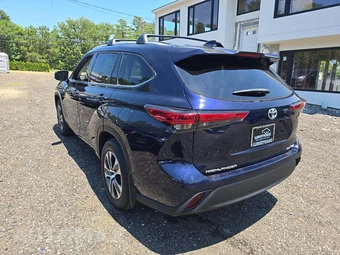 2022 Toyota Highlander XLE - miniatura 2