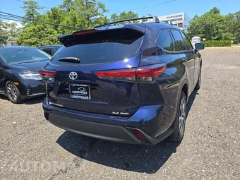 2022 Toyota Highlander XLE - miniatura 3