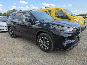 2022 Toyota Highlander XLE - miniatura 3