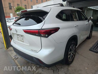 2022 Toyota Highlander XLE - miniatura 3