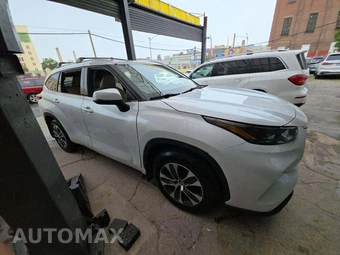 2022 Toyota Highlander XLE - miniatura 4